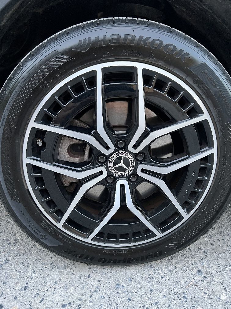 Mersedez benz EQB 300 srochno