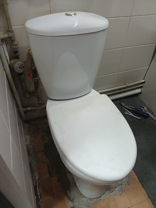 Рабочий унитаз отдам даром