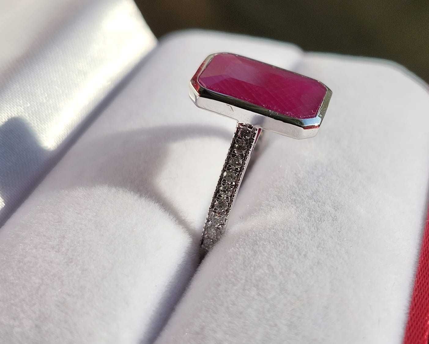 Inel din aur alb 14K cu rubin natural netratat de 6.26 ct și diamante