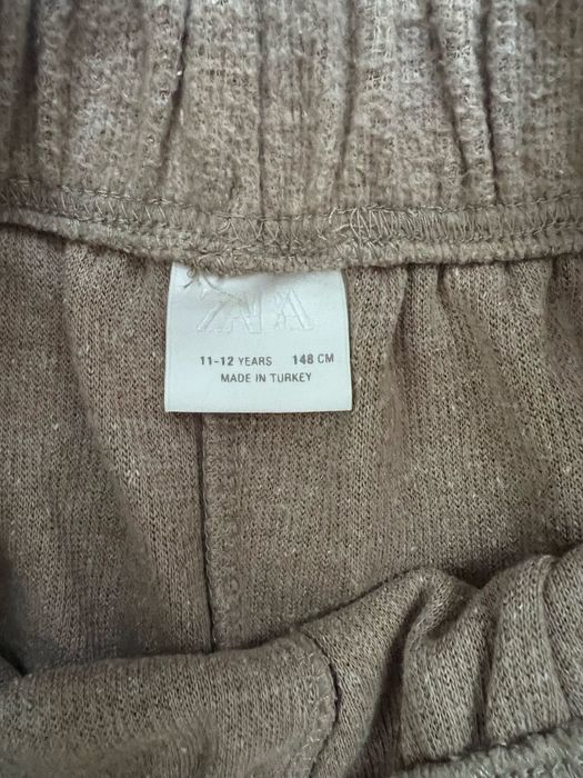 Pantaloni femei Zara