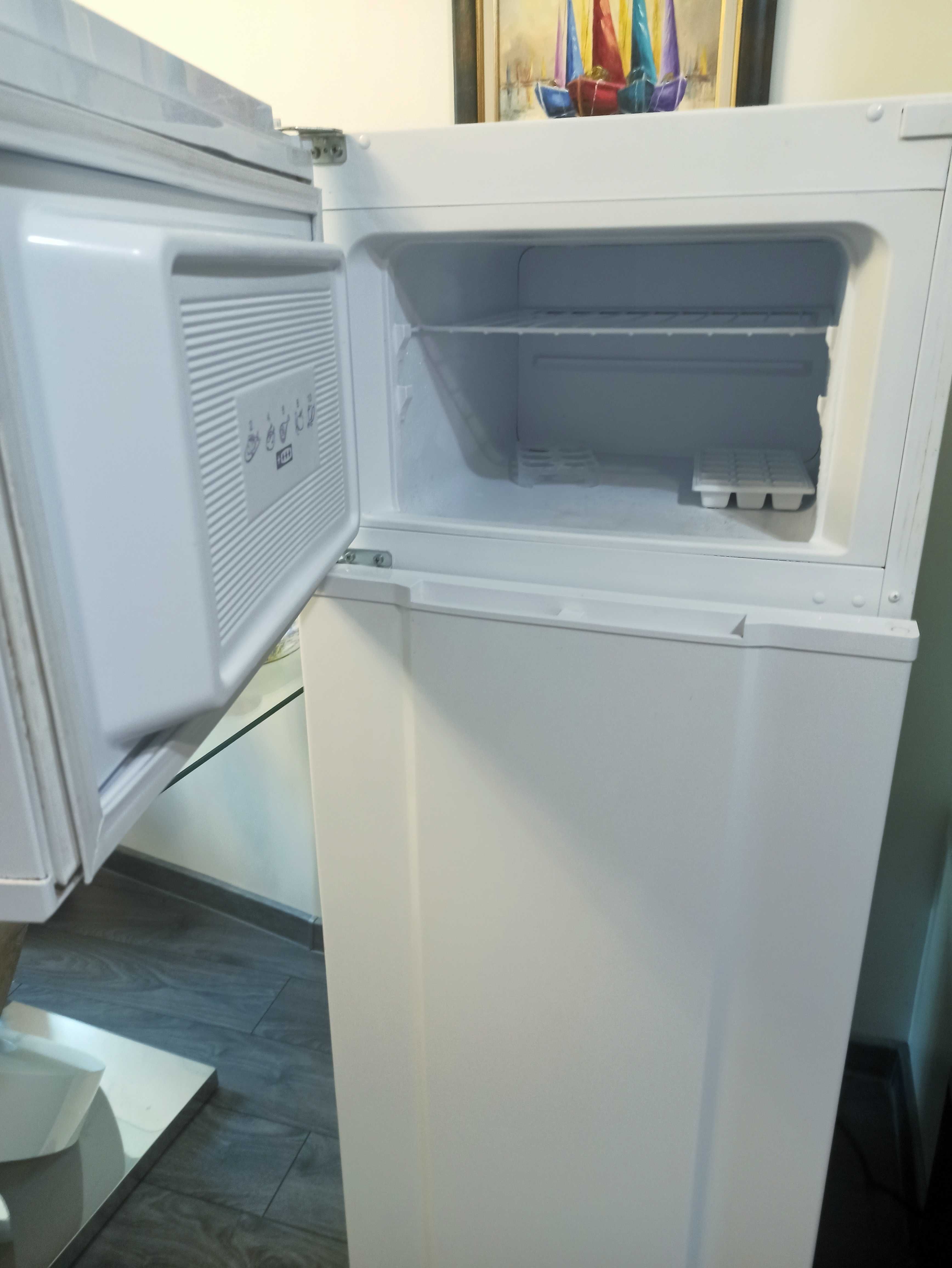 Хладилник Finlux - 145см