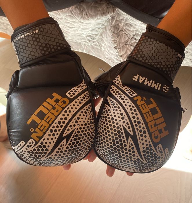 Перчатка для спорта ММА