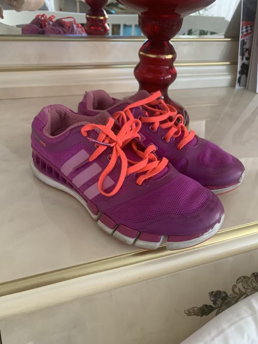 Кроссовки adidas