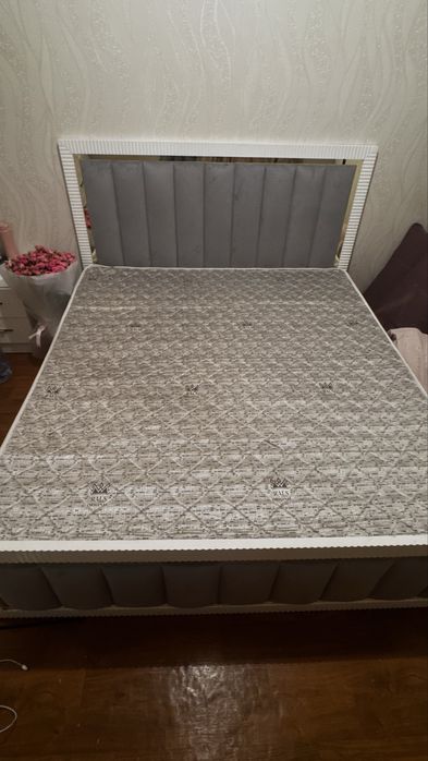 Кровать для спальни KingSize