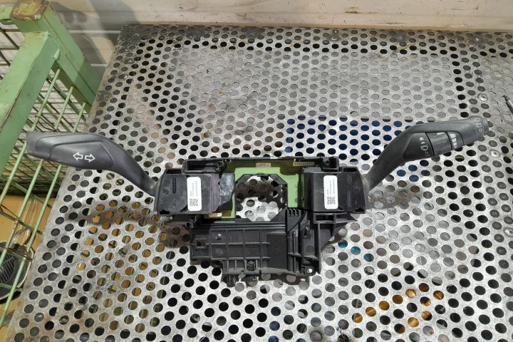 ANSAMBLU MANETE SEMNALIZARE + STERGATOARE AV6T-17A553-AC AV6T-13335-A