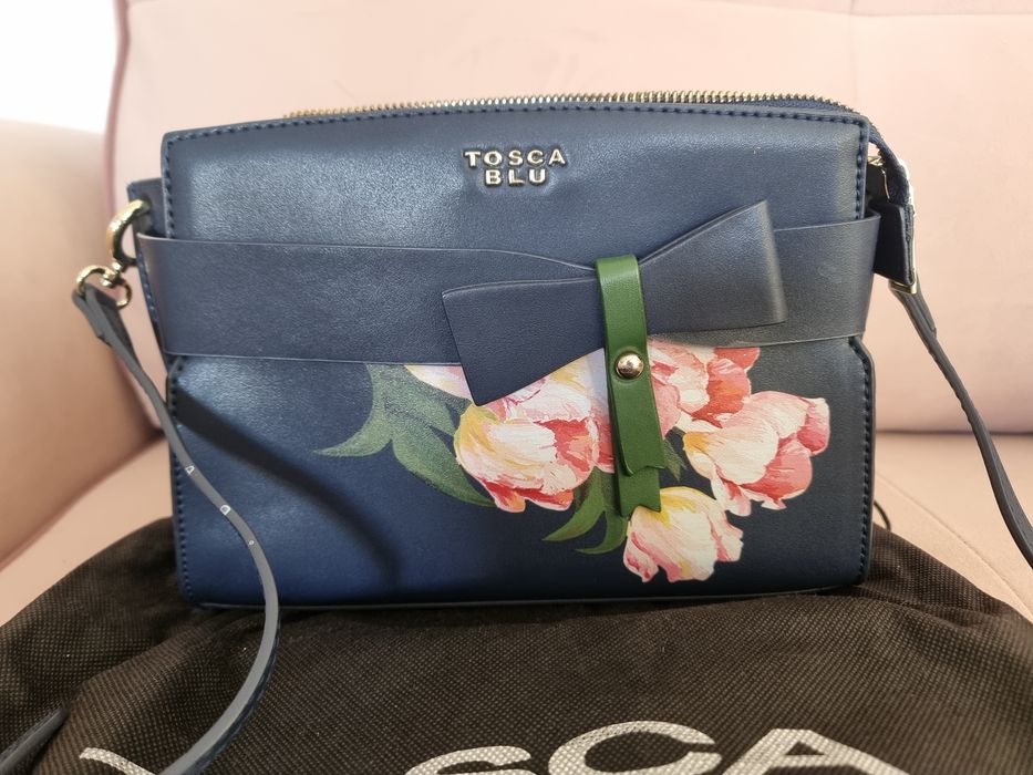 Дамска чанта през рамо, която става и за клъч Tosca blu кожа
