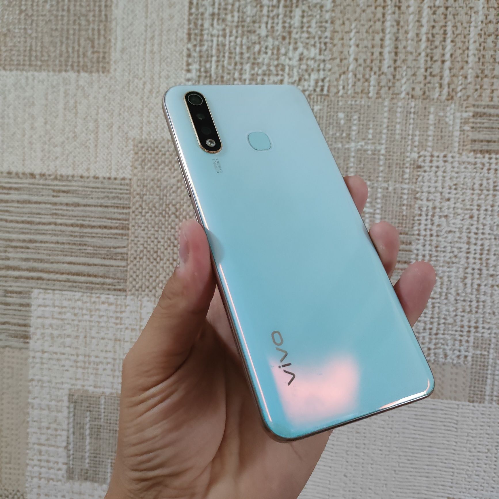Vivo 1915 sotiladi