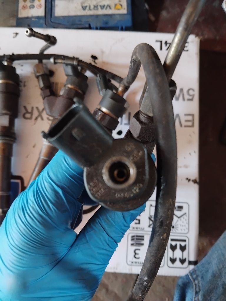 Injectoare iveco dayli 2.3 euro 3