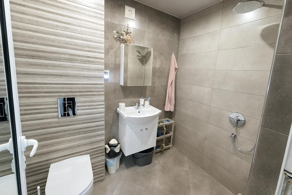 Двустаен апартамент под наем в кв. Прослав