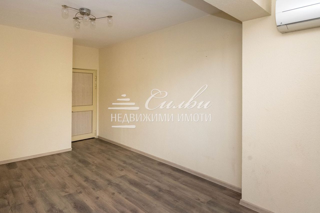 Продава се Тристаен апартамент в Шумен, Център - 90 кв.м за 1389 €/кв.м - Снимка #6