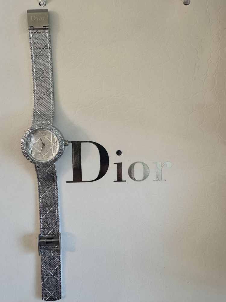 Дамски часовник Dior