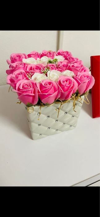 Aranjamente trandafiri de sapun/ flori decorative