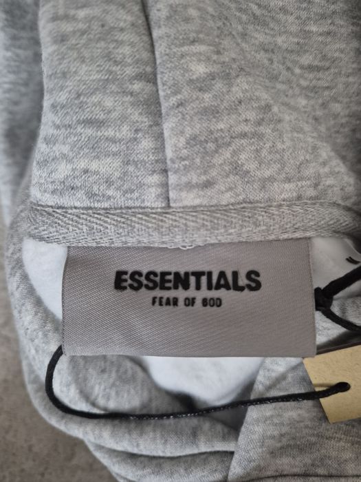 Essentials сив екип