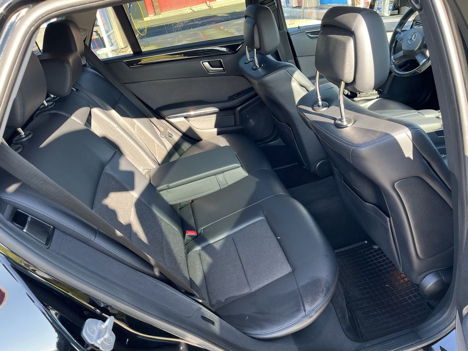Vând  Mercedes E class