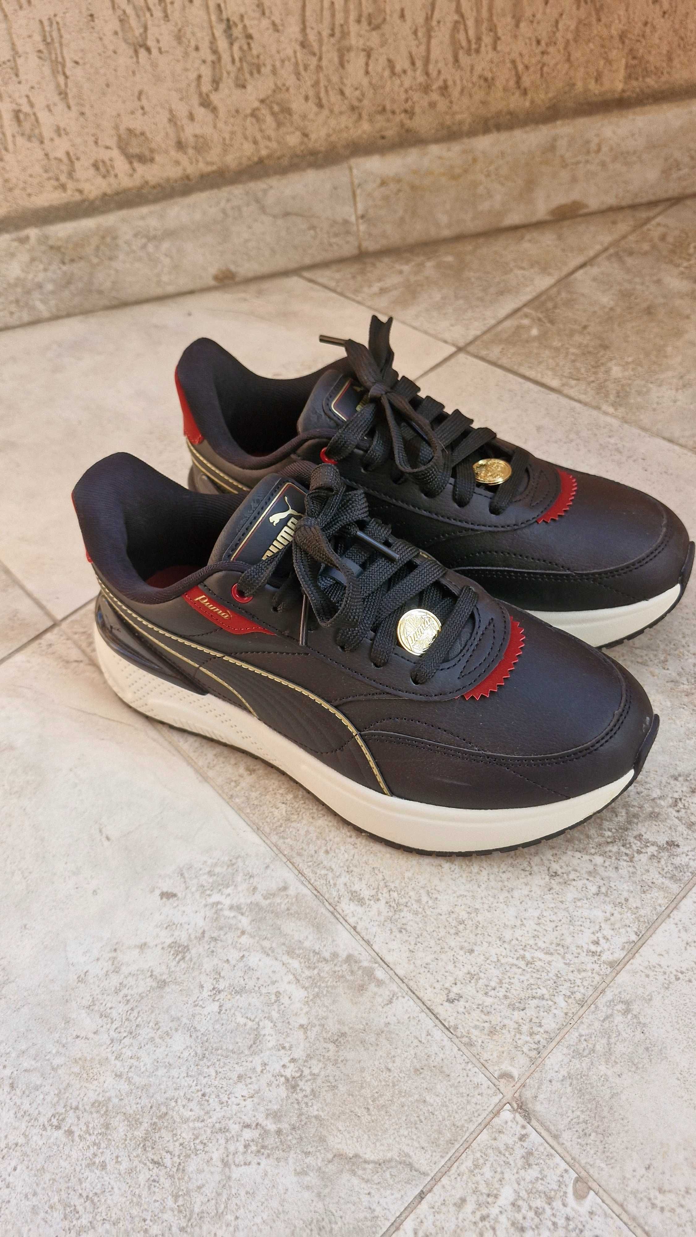 Маратонки Nike. Закупени скоро. Носени са веднъж. Отговарят на номера.