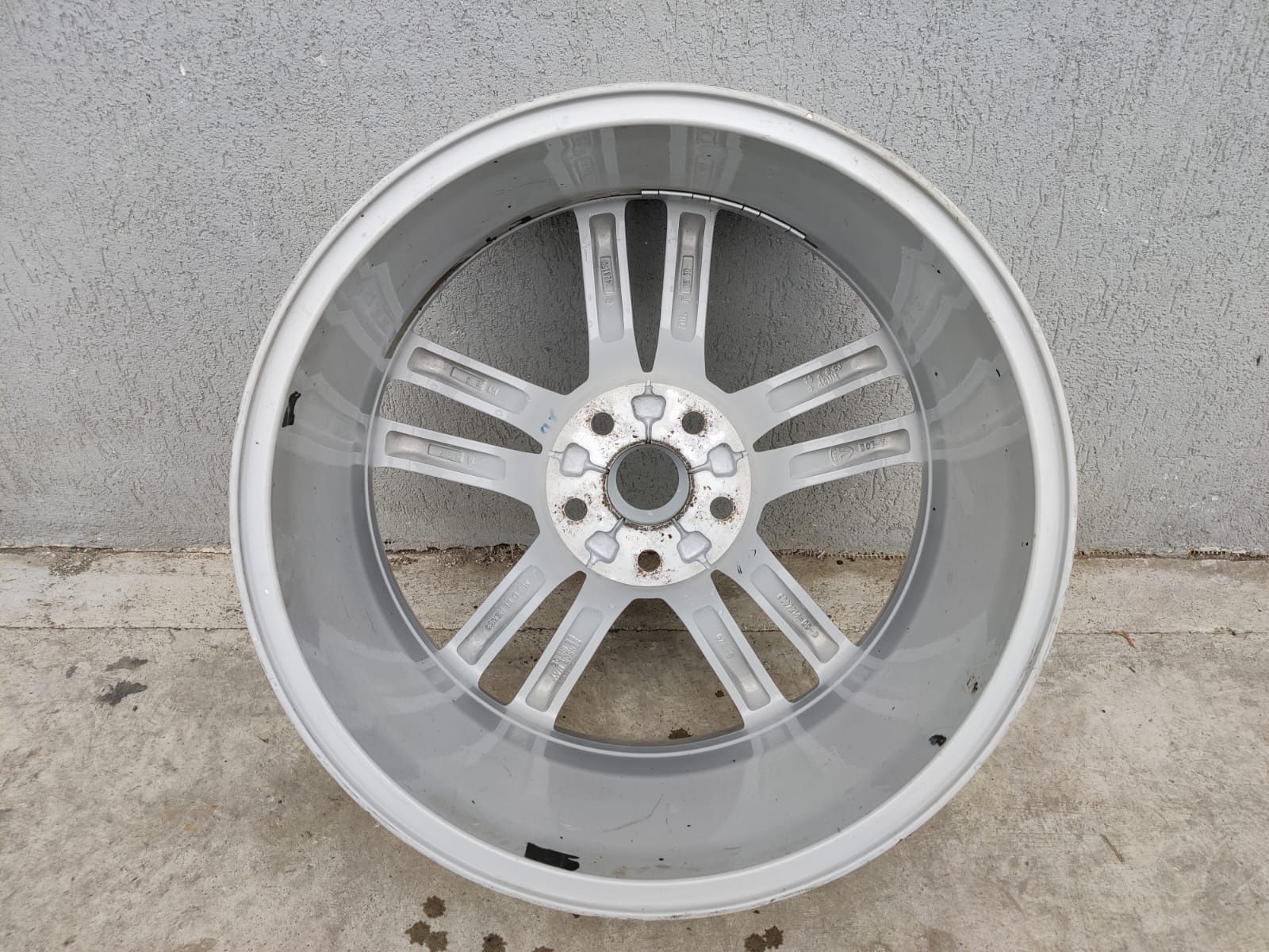 Janta R19" inch Originala TESLA model S cod 6007214-00-D

Cod 6007214