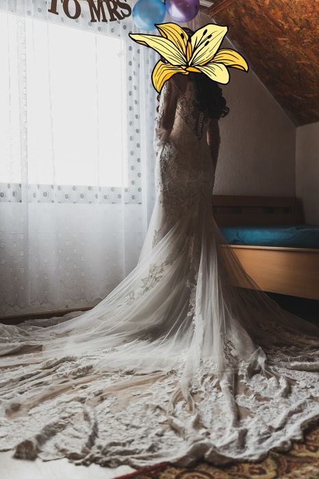 Vând rochie de mireasă tip sirenă, 3200 lei+voal