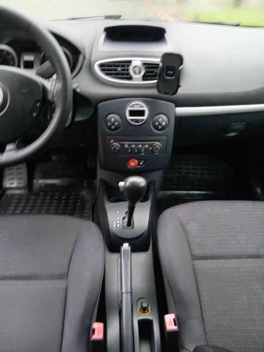 Vând Renault Clio automat 1.6 benzina