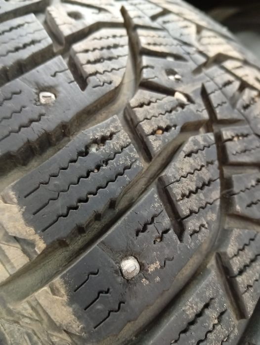 Продам комплект покрышек