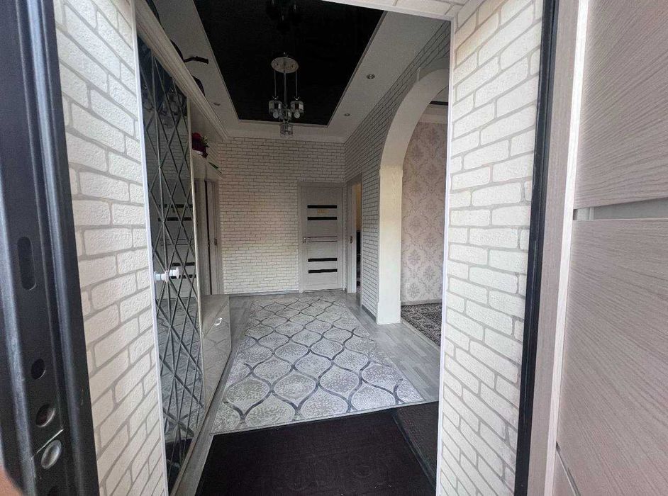 3 хоналик евротамир килинган квартира сотилади