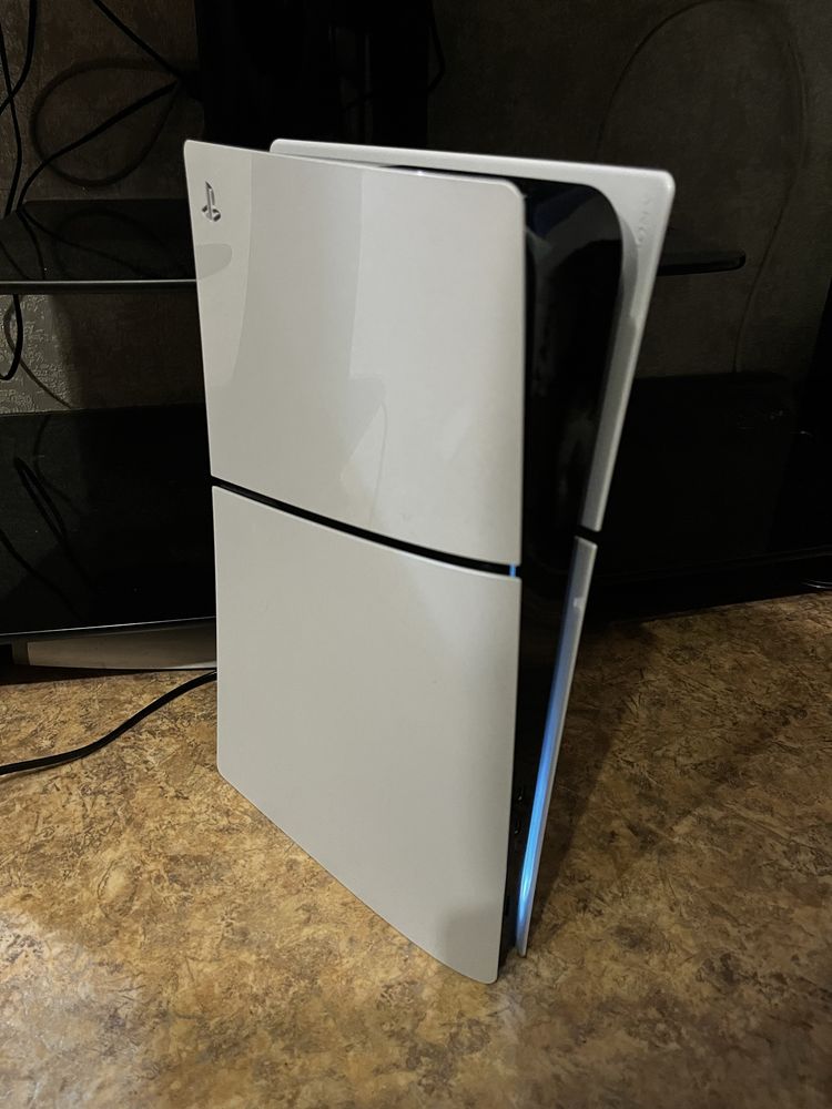 ps5 slim 1TB   , fifa25,mk11,ufc4,,nfs,unravel two