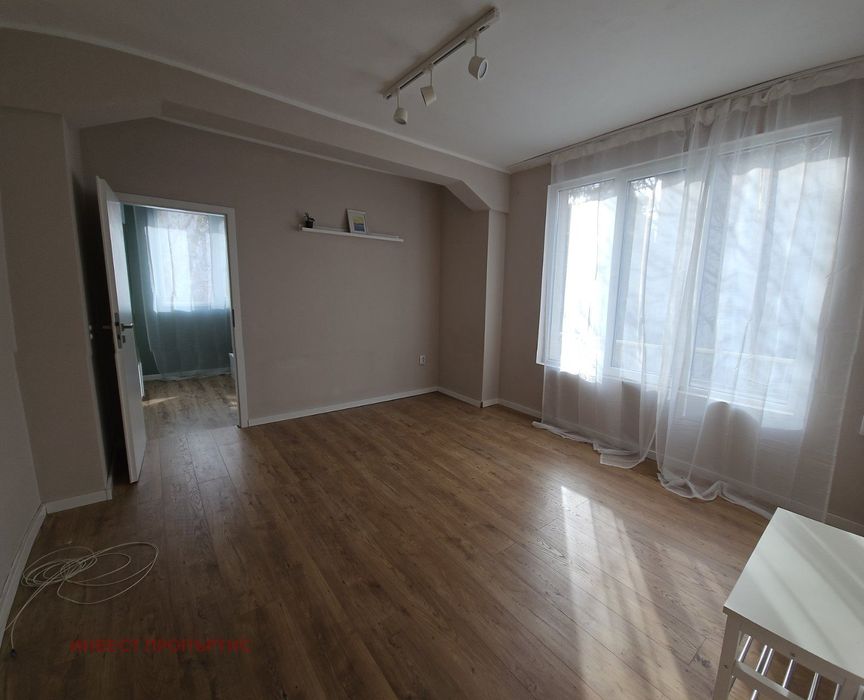 Продава се Тристаен апартамент в София, Лозенец - 65 кв.м за 4062 €/кв.м - Снимка #3