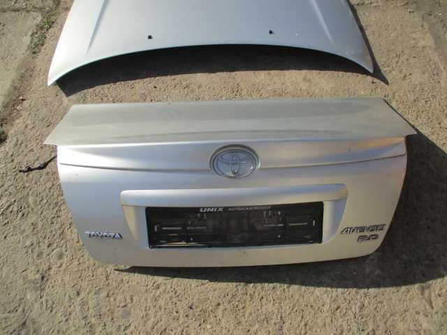 Capac portbagaj capota spate Toyota Avensis an 2003-2009