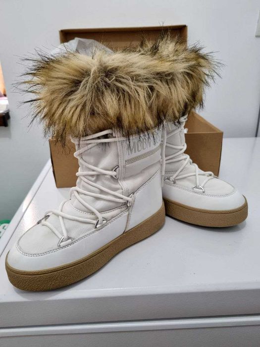 Cizme Moon Boot Monaco marime 37