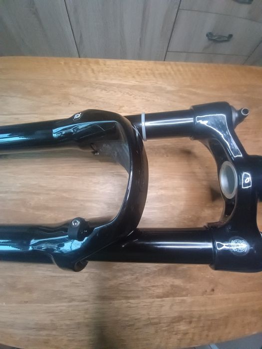 Въздушна вилка sr suntour raidon