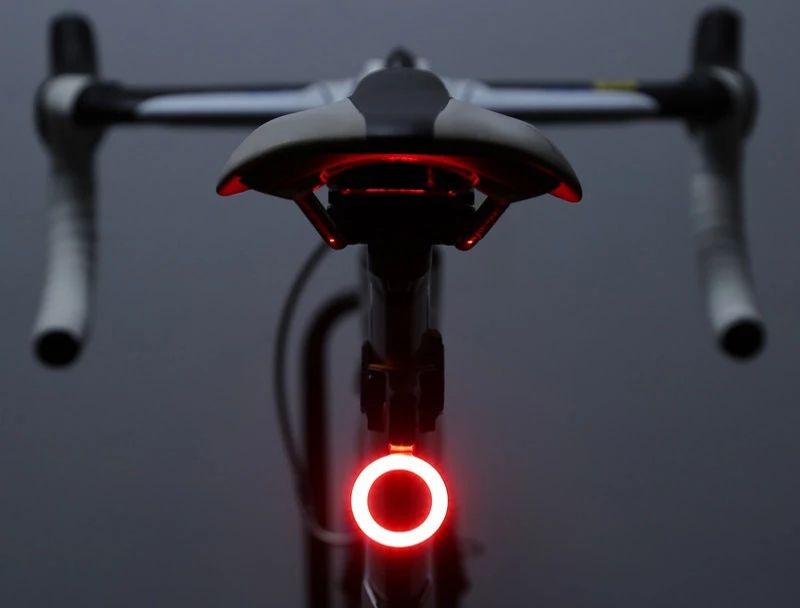 Lampa led smd rosu 6 moduri,usb,bicicleta universal,rezistenta ap, nou