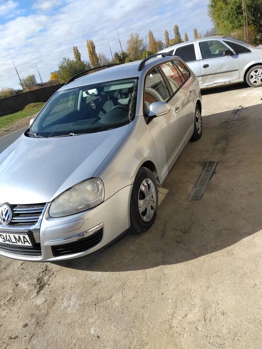 Golf v impecabil 2800 euro