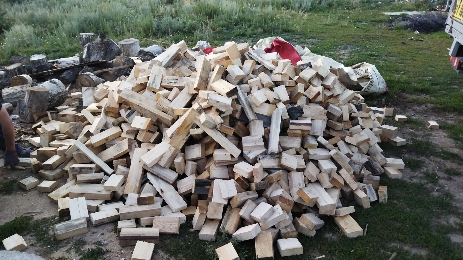 Продам дрова. Чистые без гвоздей и краски.