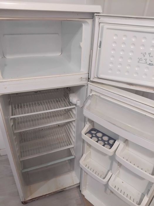 Vand Frigider Maxwell