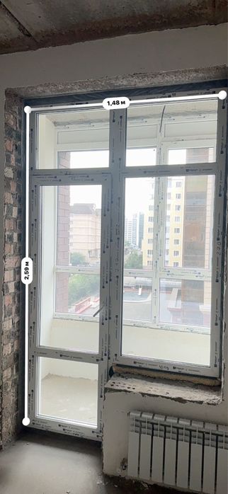 Продам пластиковую дверь с окном на балкон