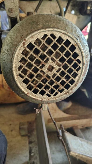 vînd sau dezmebrez mașină de cusut cugir