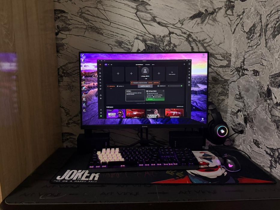 Игровой компютер с моником, игровой клавой, игровой  мышкой