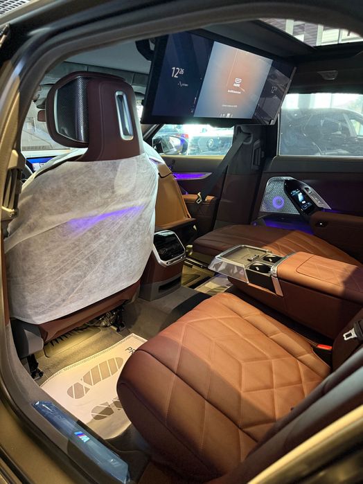 Продам новую BMW i7 xDrive60 M70 с официальной гарантией