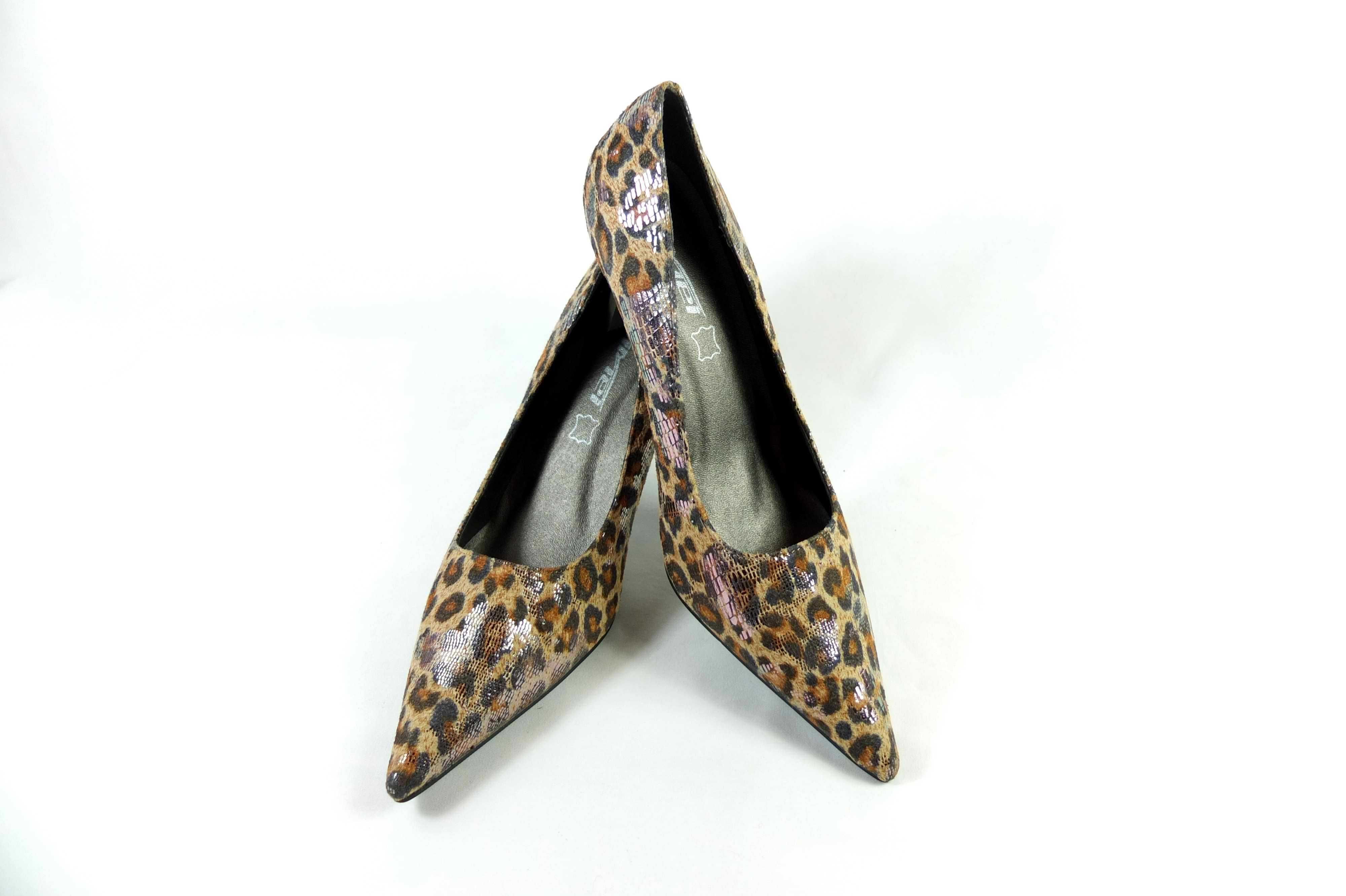 Pantofi cu toc Animal print-Leopard Masura 35-36 schimb cu diverse