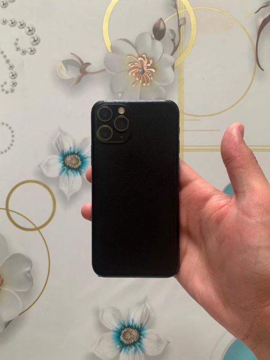 Продам айфон 11 про