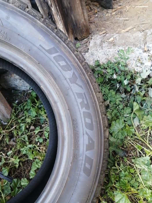 Продам Зимние шины (без шипов)