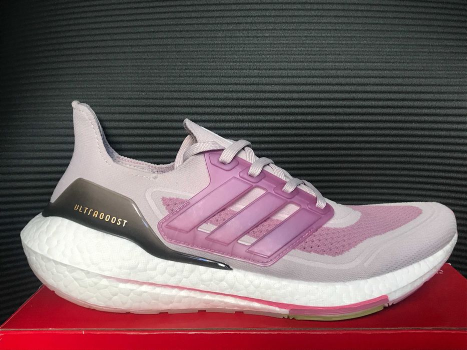 Vand ADIDAS ULTRABOOST 21 , marimea 44 , noi , unisex, originali