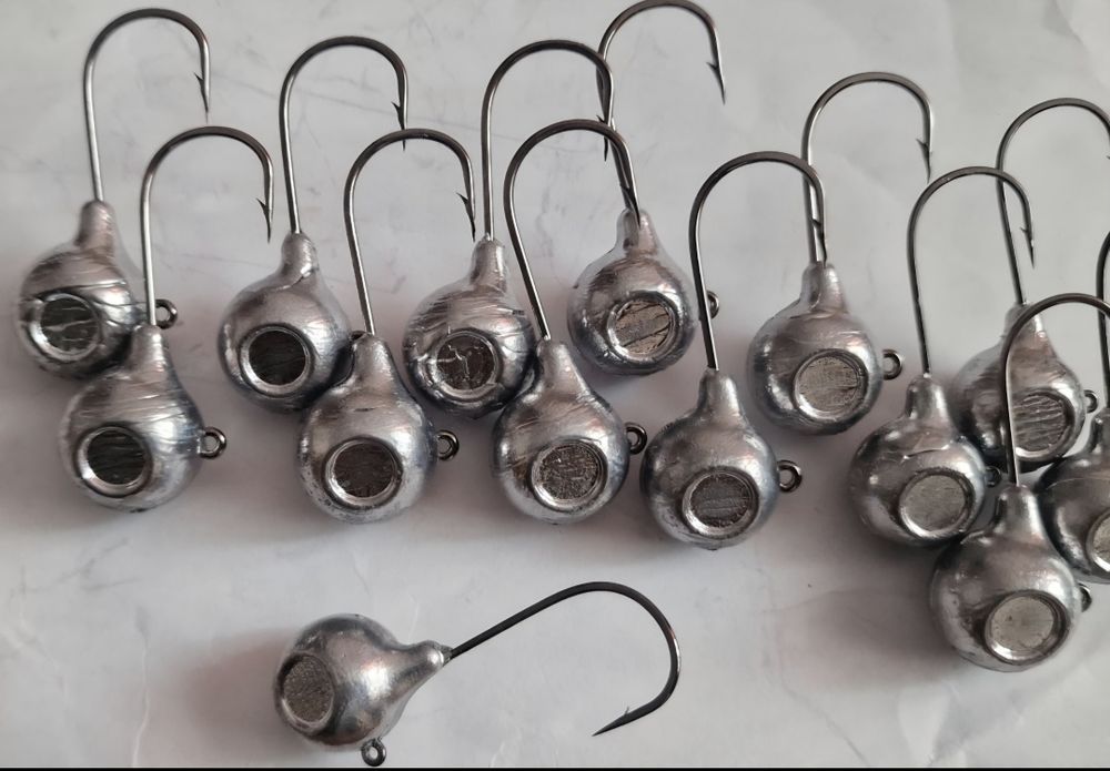 Jiguri pentru pescuit cu gume artificiale