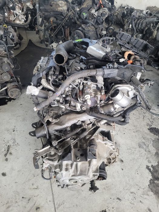 Vând motor toyota rav 4 2.2  euro 5 an 2012