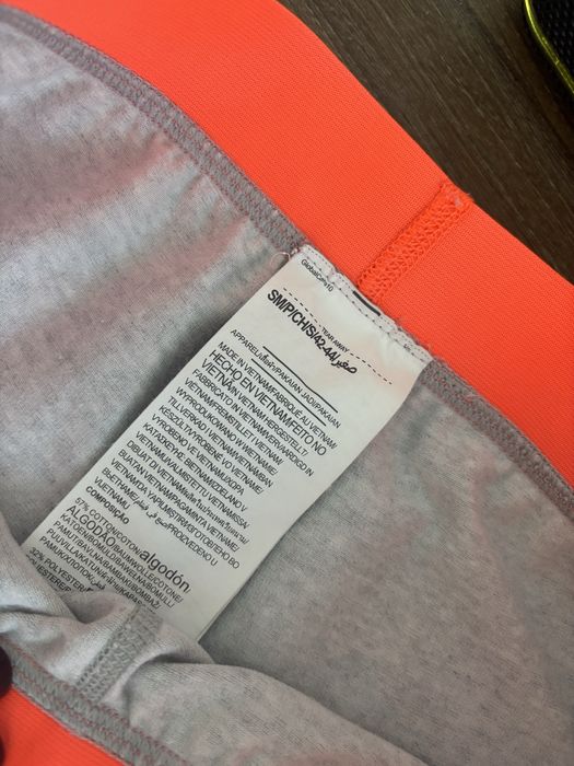 colanti under armoir