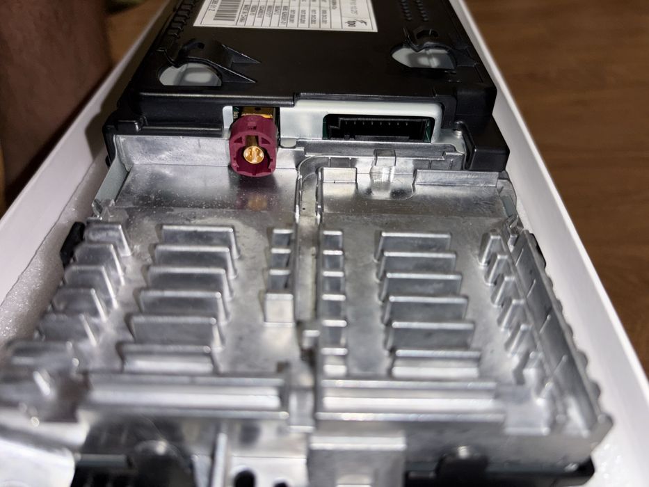 BMW F10 голяма навигация CIC екран оригинален