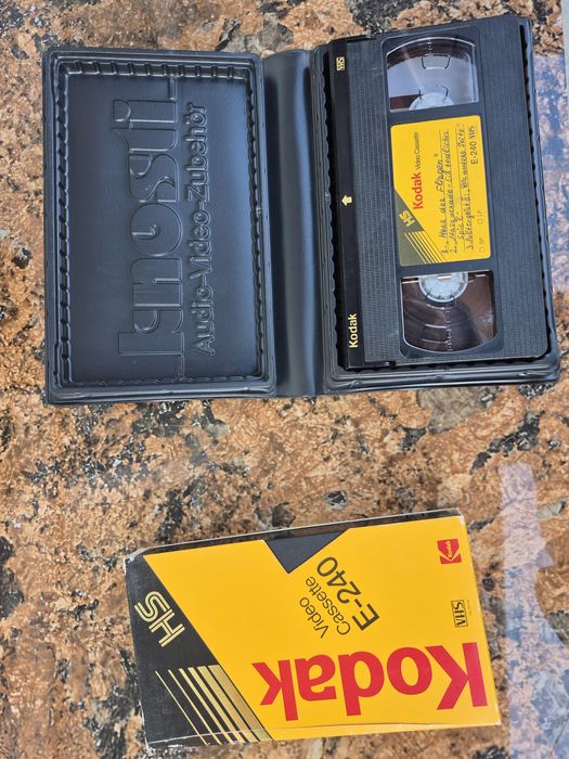 Vând 10 casete video VHS originale Kodak ,colecție de filme diferite