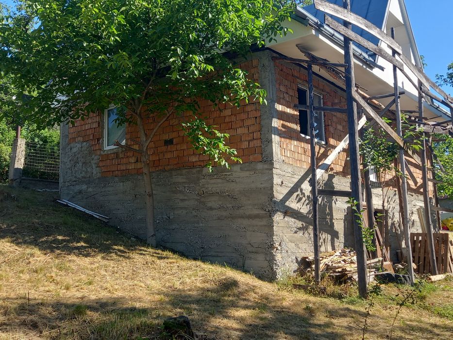 Casă la MĂNASTIREA VĂRATEC sau teren satucul de maicuțe NEAMȚ