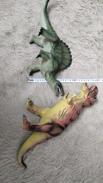 Игрушки динозавры, пауки, тарантулы