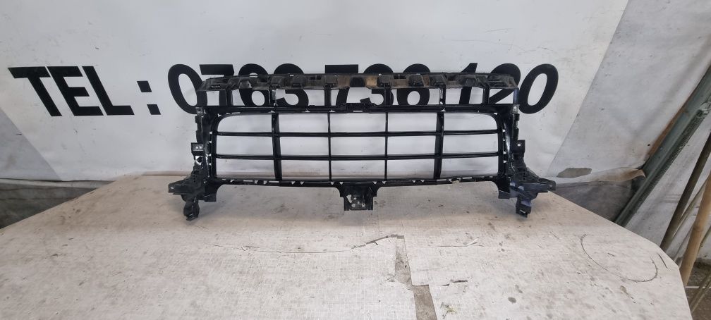 Grila radiator porsche cayenne 2019