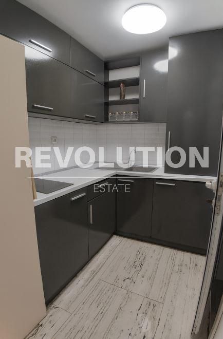 Дава се под наем Двустаен апартамент в Варна, Автогара - 55 кв.м за 370 € - Снимка #1